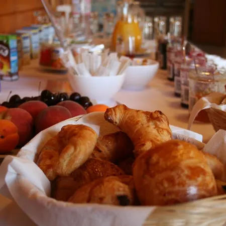 Valery Hotel 2*